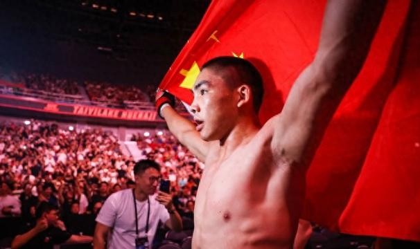 开云APP-UFC格斗之夜上海靠啥晋级“D”赛事，成功前提是十六年磨一剑培育市场！|综合格斗|MMA|石铭|米兰冬奥会|训练_新浪体育_新浪新闻