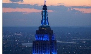 排面！帝国大厦亮蓝灯一小时，祝贺切尔西夺冠